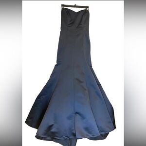 Elegant Navy Strapless Evening Dress